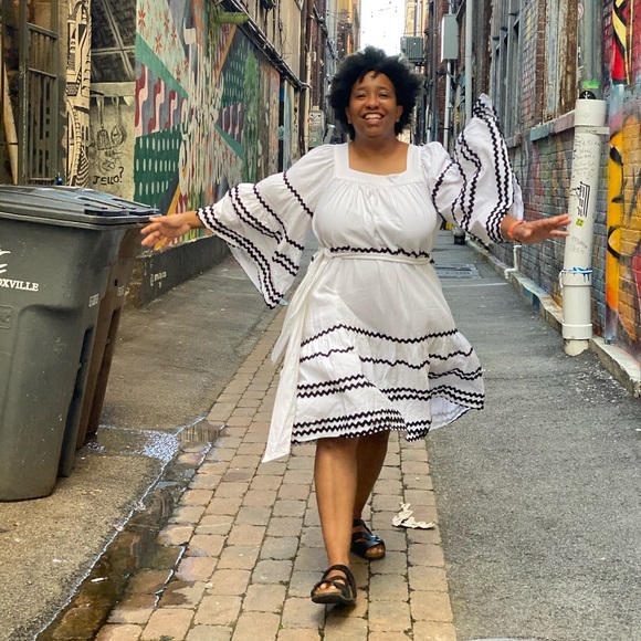 Welcome to My Closet - Picture 2 of 16